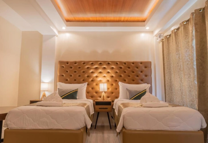Standard Twin room with pool view