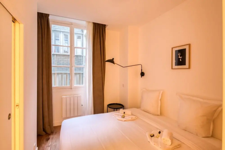 Spacious Apartment Near Madeleine