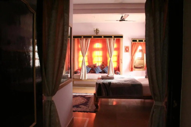 Shanti Home Hotel Overview