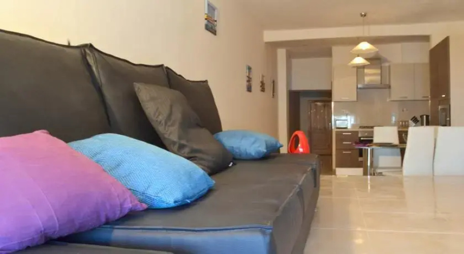 Spinola Seafront Apartment