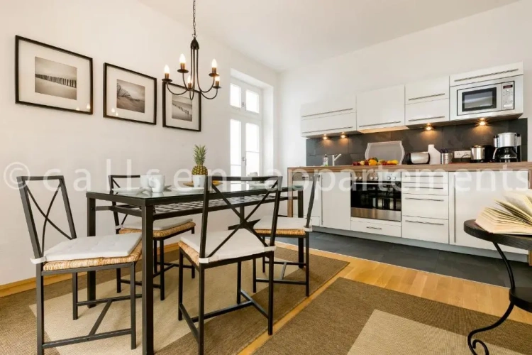 2 Bedrooms Apartment