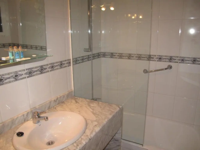 3 Bedrooms Apartment