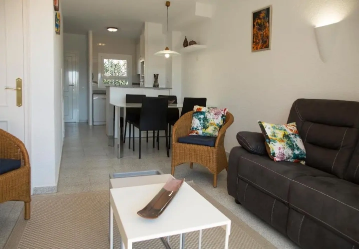 2 Bedrooms Cottage