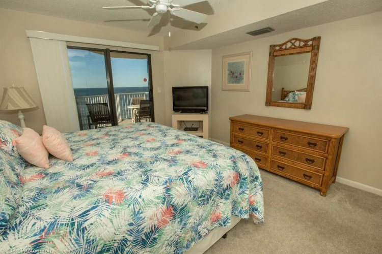 Inlet Reef 603 2 Bedroom Condo by RedAwning