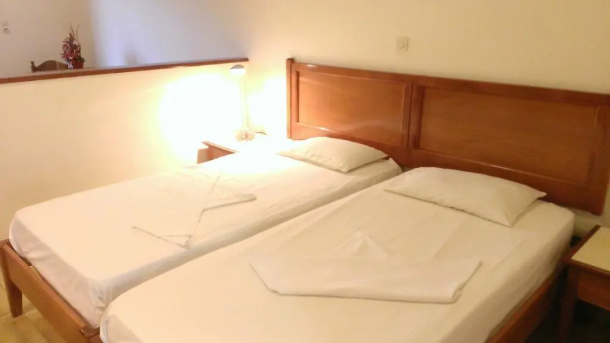 Captain Yiannis Studios & Apartments