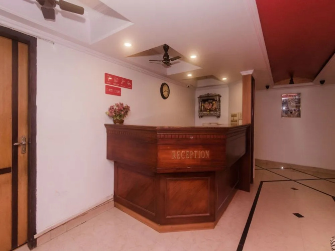 OYO 19028 Hotel Palm Star