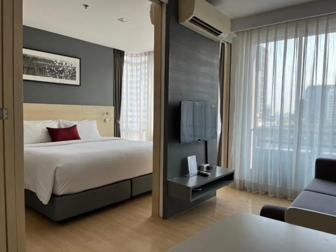 Deluxe Double room with city view