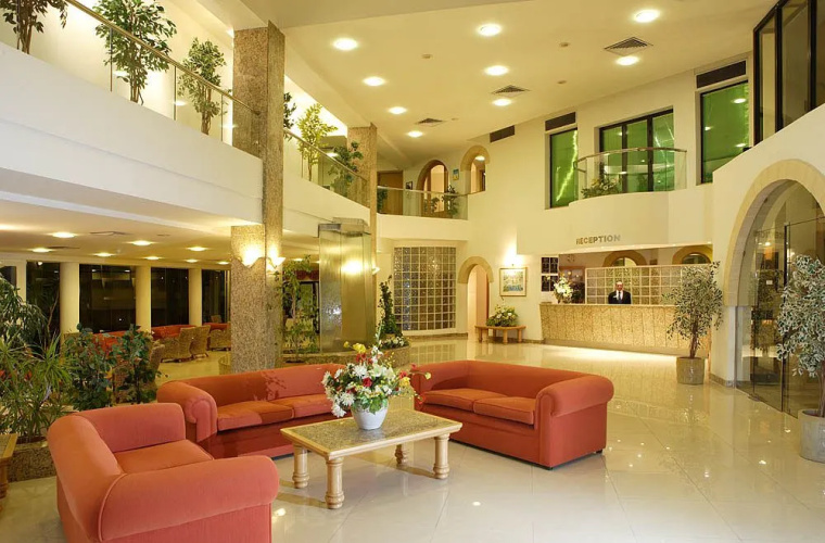 Club Salina Warhf