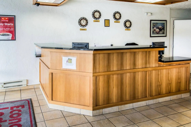 Econo Lodge Inn & Suites Spokane