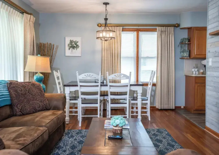 Cozy Corner House Stay for 7