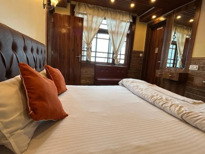 Ratna Villa Inn