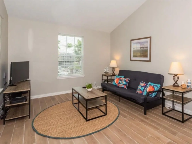 2 Bedrooms Cottage