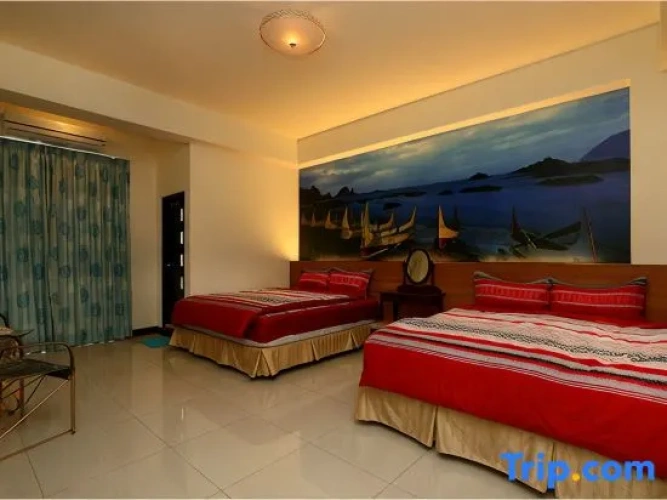Deluxe Quadruple Suite