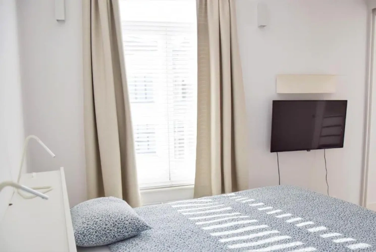 2 Bedrooms Apartment