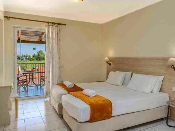 Standard Triple room