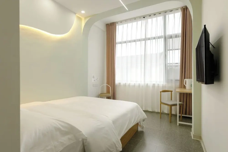 Standard Double room with balcony and with courtyard view