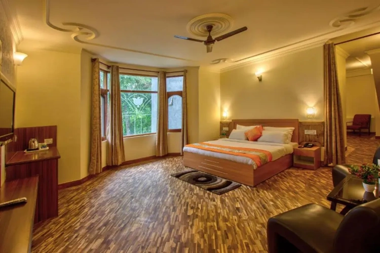 Quadruple Family Suite