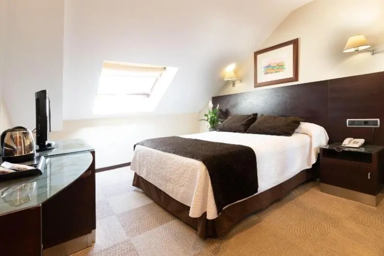 Deluxe Twin room with balcony