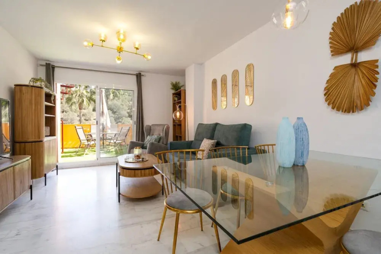 Plush Penthouse With Terrace