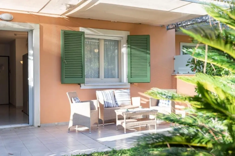Suite with garden view