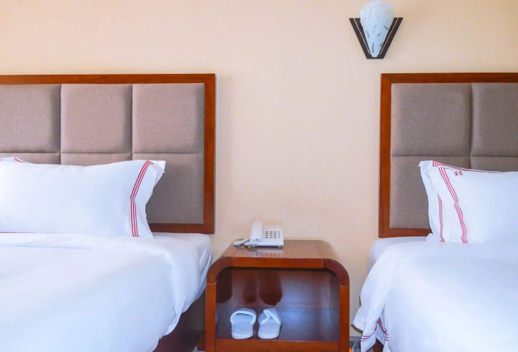 Hillside Plaza Hotel