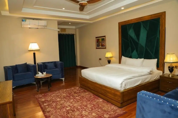 Royal Mansion Hotel
