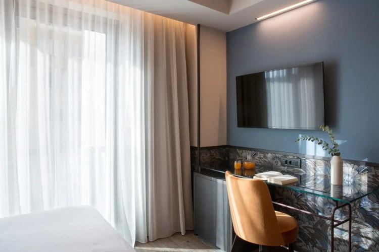 Deluxe Double room with city view