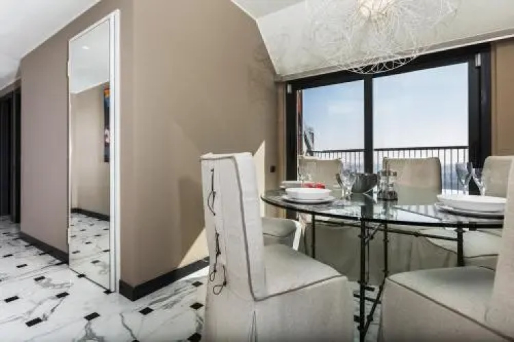 Suzzani Halldis Apartment