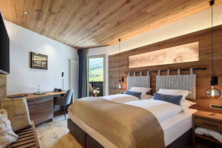 Standard Double room with balcony and with view