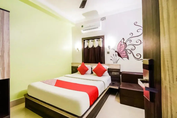Hotel Shantinivas