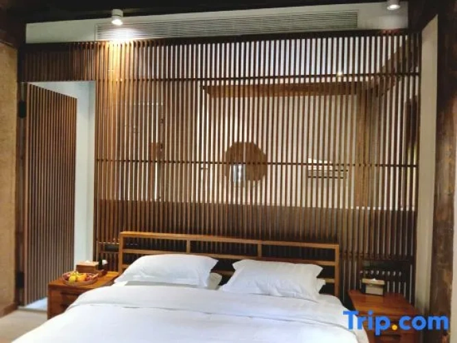 2 Bedrooms Business Suite