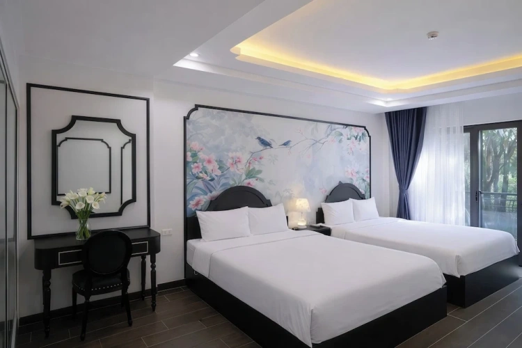 Premier Twin room with balcony and with garden view