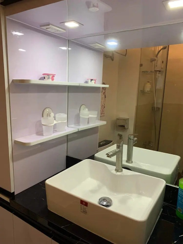 OYO 936 Yumis Condotel Trees Residences
