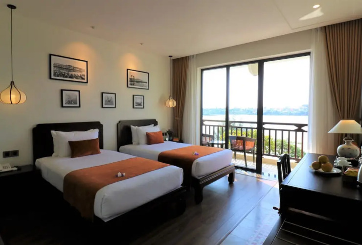 ROXANA RIVER VILLAOver view