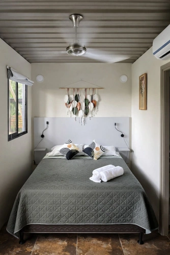 Standard Triple room with pool view