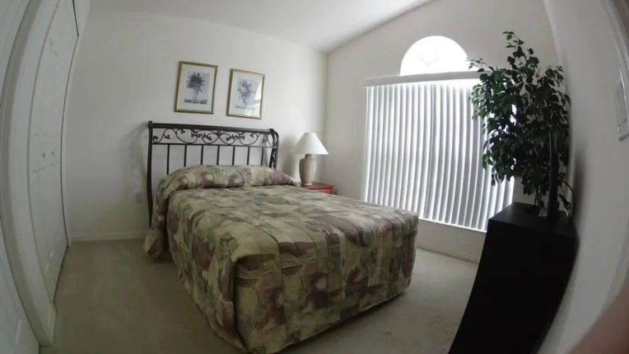 916 Balmoral Dr. 4 Bedrooms, 3 Bathrooms