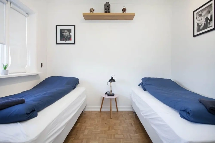 4 Bedrooms Apartment