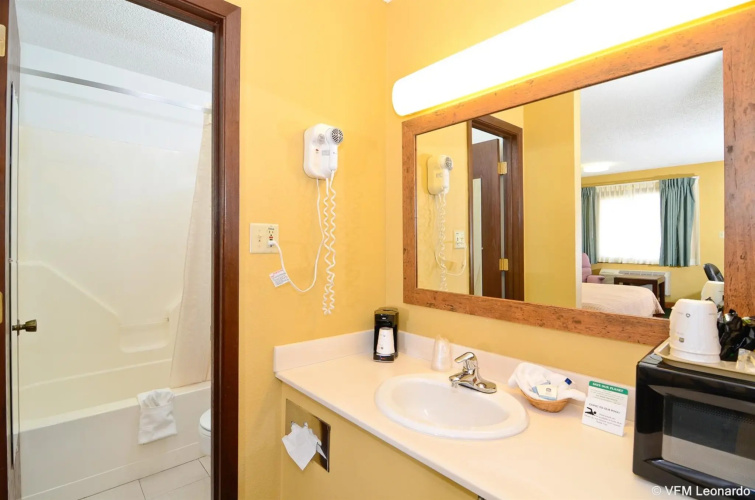 Americas Best Value Inn Iola