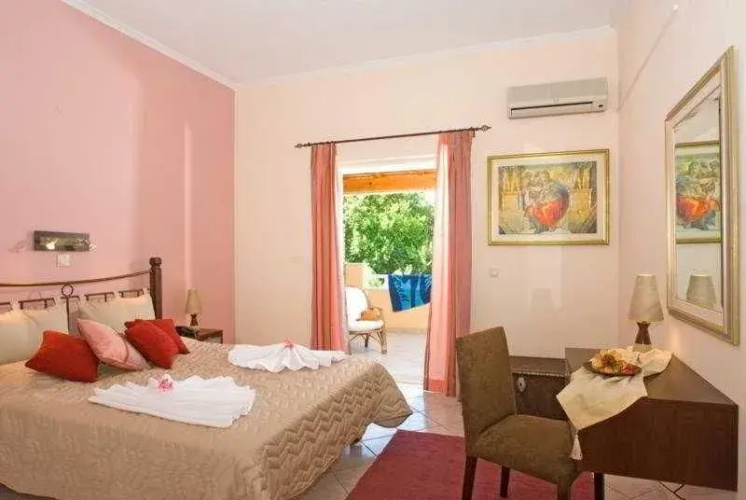 Chrismos Luxury Suites & Studios