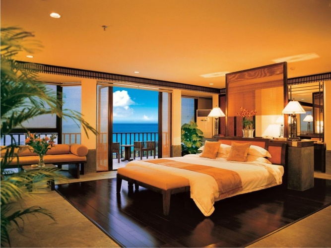 Suite with ocean view