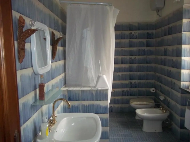 4 Bedrooms Cottage