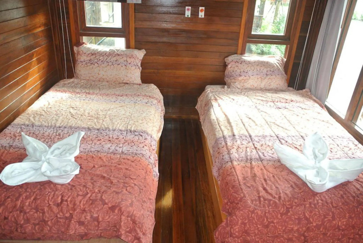 Ruenthong Resort Surat Thani