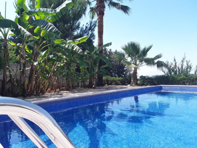 4 Bedrooms Villa