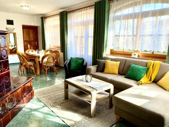 3 Bedrooms Apartment