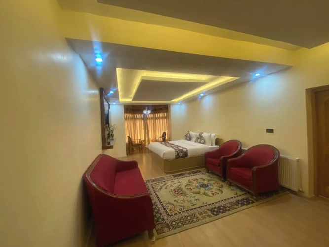 Standard Quadruple Family room with balcony and with mountain view