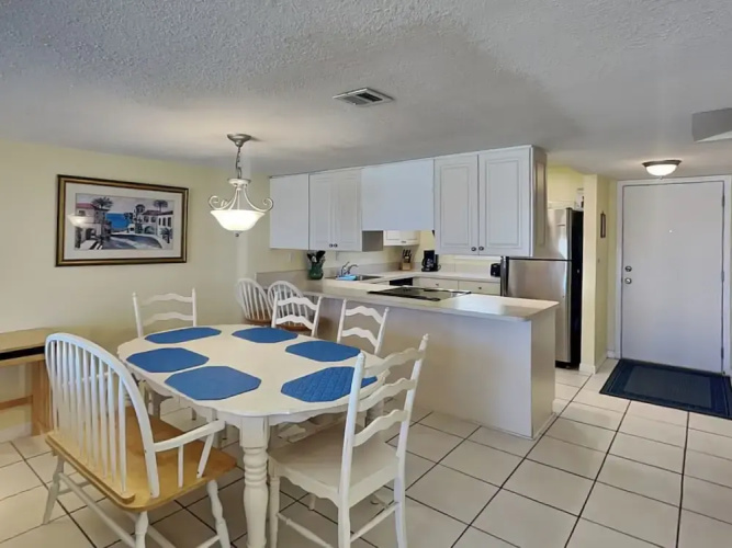 Trade Winds 31 by Distinctive Beach Rentals