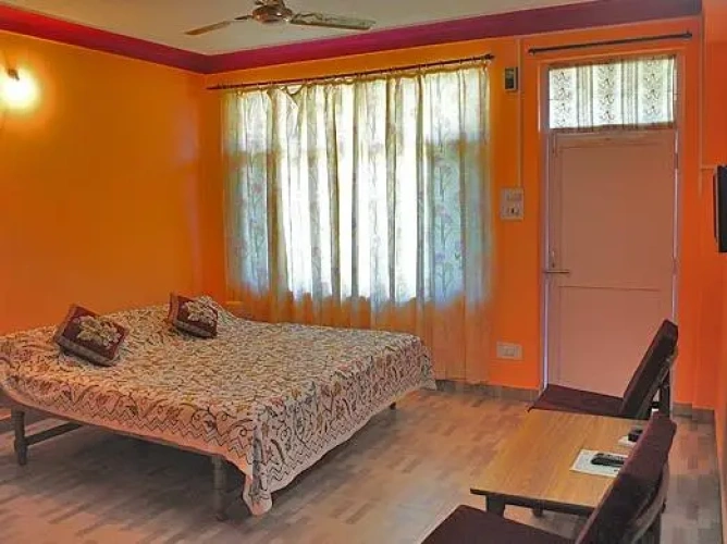 Standard Double room with city view