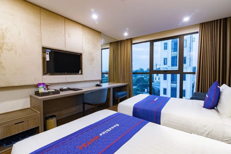 Sunshine Hotel