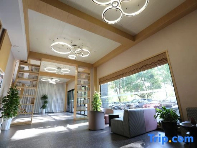 Elan Hotel
