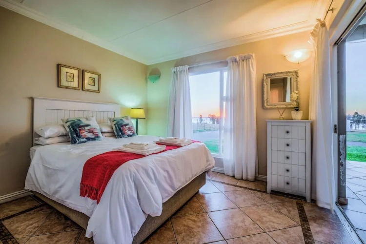 3 Bedrooms Classic Apartment